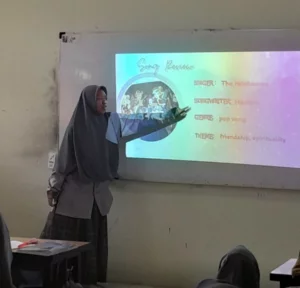 Memanfaatkan Lagu sebagai Media Pembelajaran Bahasa Inggris untuk Meningkatkan Kosakata dan Pelafalan Siswa