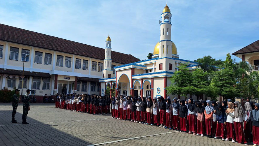 Membangun Perilaku Kepemimpinan dan Karakter Murid SMAIT As-Syifa Boarding School Wanareja