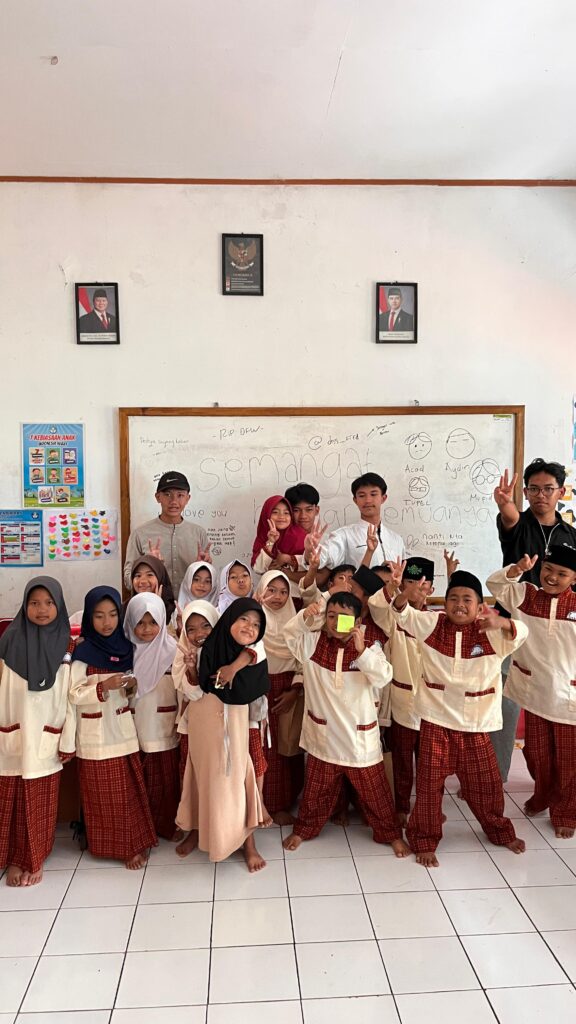 Santri Pendidikan di Kelas