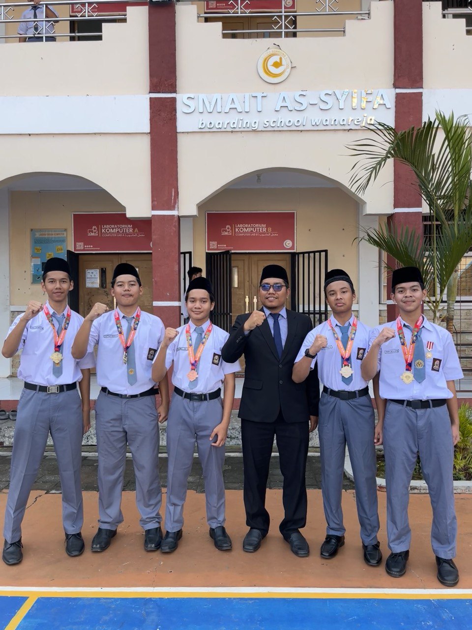 Santri Peraih Prestasi Taekwondo saat Penyematan