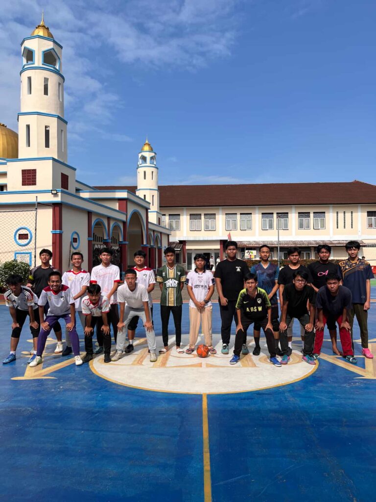 Santri saat Class Meeting Futsal.