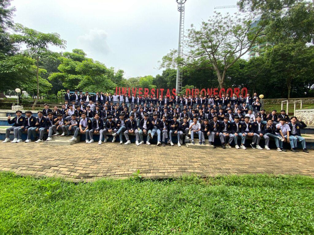 Santri Graviesca sedang Goes To Campus