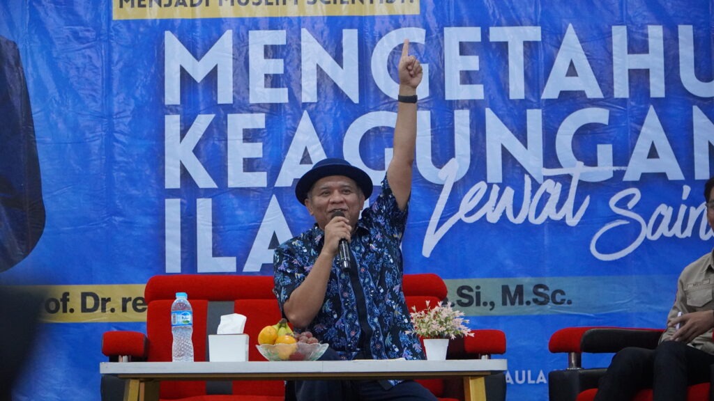 Motivation Training : Menjadi Muslim Saintis dan Mengetahui Keagungan Ilahi Lewat Sains