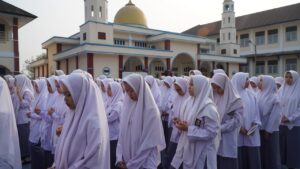 https://smait-wanareja.assyifa-boardingschool.sch.id/aswajaunggul/