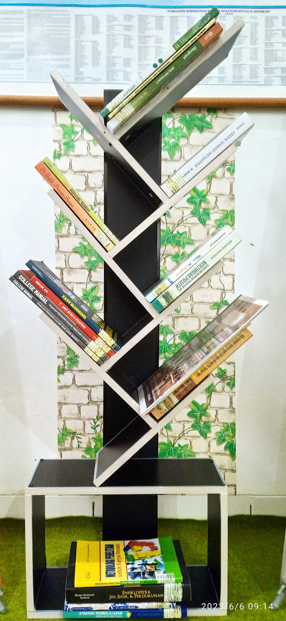 Melihat Kegiatan Pengolahan Bahan serta kondisi Jenis Koleksi Perpustakaan Putra SMAIT As-Syifa Boarding School Wanareja Subang 