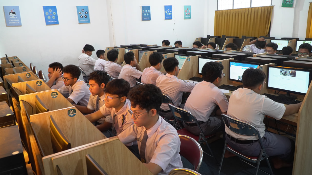 Peran Boarding School dalam Membentuk Karakter Islami di Era Digital