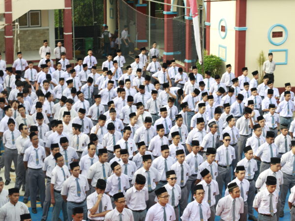 Guru Hebat, Indonesia Kuat: Upacara Fenomenal Hari Guru 2025 di SMAIT As-Syifa Wanareja!