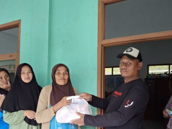 Menebar Kepedulian Lewat Aksi Sembako SKN Putri 2025: Sebuah Gerakan yang Amazing